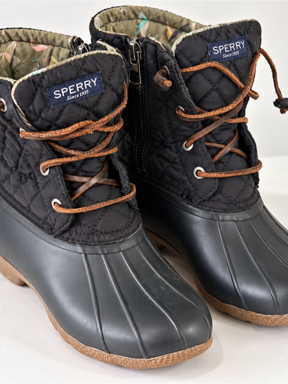 Sperry Women’s 8.5 Black Quilted Waterproof Duck Boots Lace Up Rain Boots